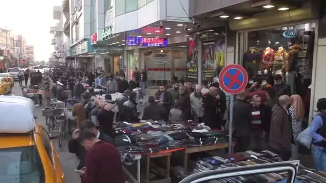 Kerkük'e İlk Kez Süslü Çam Ağacı Kuruldu, Halk Memnun Oldu