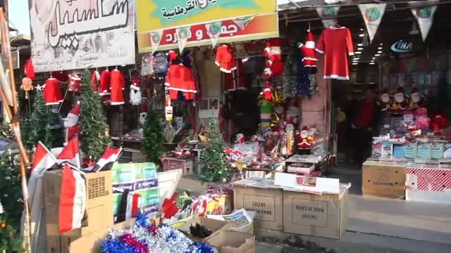 Kerkük'e İlk Kez Süslü Çam Ağacı Kuruldu, Halk Memnun Oldu