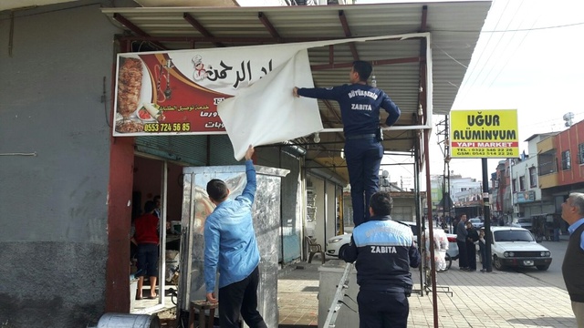 Arapça Tabelalar Bir Bir Sökülüyor