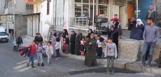 Eşi ve 3 Çocuğunu Bıçakla 2 Saat Rehin Tuttu, Özel Harekat İkna Etti