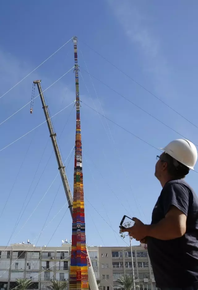 Tel Aviv'de Dünyanın En Uzun Lego Kulesi İnşa Edildi