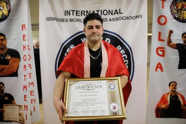 Türk Sporcu Tolga Çakmak Dünya Rekoru Kırdı, Guinness Rekorlar Kitabı'na Girdi!
