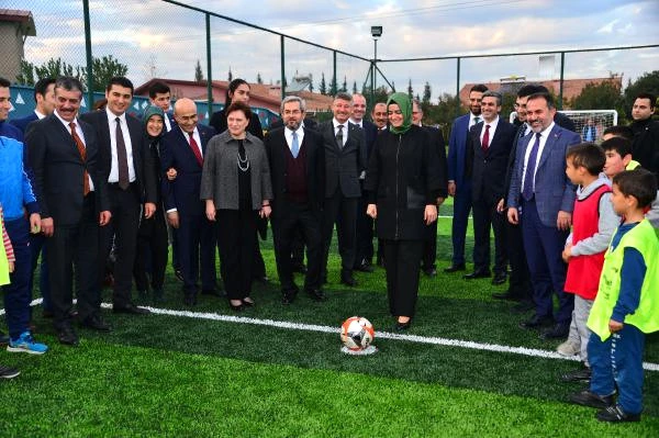 Bakan Kaya, Çocuklarla Penaltı Atışı Yaptı