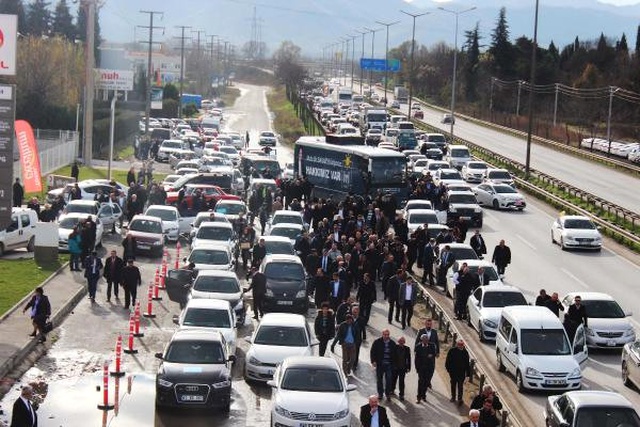 Akşener Rahatsızlandı, Sakarya'daki Programa Koray Aydın ve Ümit Özdağ Katıldı