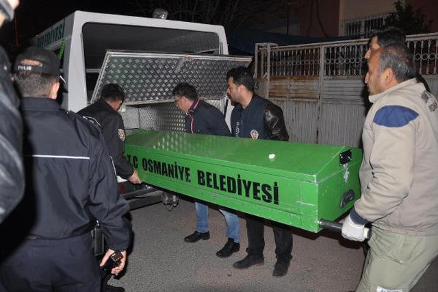 Evindeki Hırsızları Fark Eden Ev Sahibi, Bıçaklanarak Öldürüldü