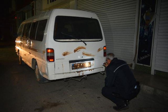 Acemi Hırsızlar, Mağazaya Giremeden Polise Yakalandılar