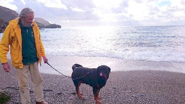 Yılbaşında Kar Beklerken Turistler Muğla'da Denize Girdi