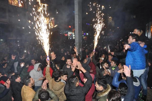 Eskişehir'deki Yılbaşı Kutlamasında Irak Bayrağı Gerginliği