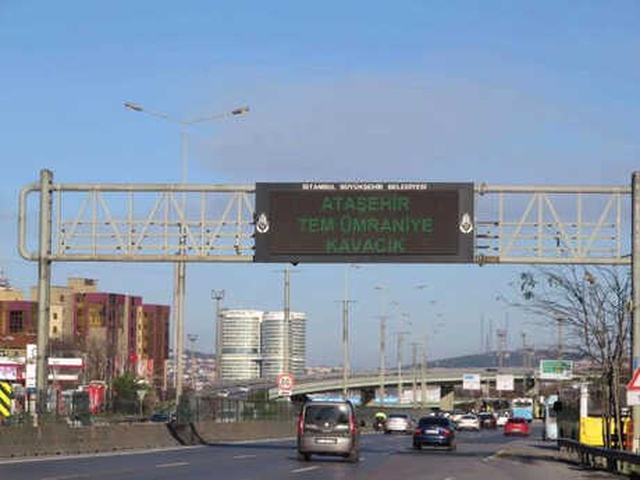 İstanbul'da Yılın İlk Gününde Yollar Boş Kaldı! Trafik Yoğunluğu Yüzde 1'i Gördü