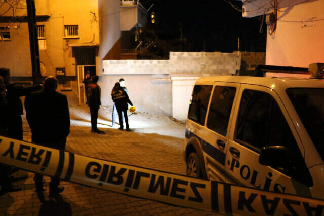 Gaziantep'te Hırsızlık Operasyonu Yapan Polislere Ateş Açıldı: 1 Polis Yaralı