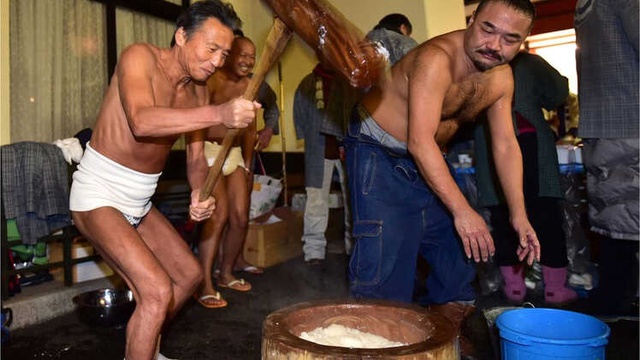 Japonya'nın Öldüren Pirinç Kekleri