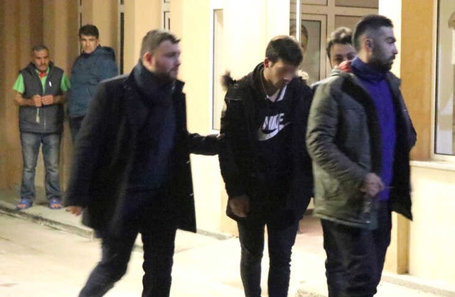 Kıskanç Sevgili, Ayrılmak İsteyen Kız Arkadaşını Tarlada Bıçaklayıp Kaçtı