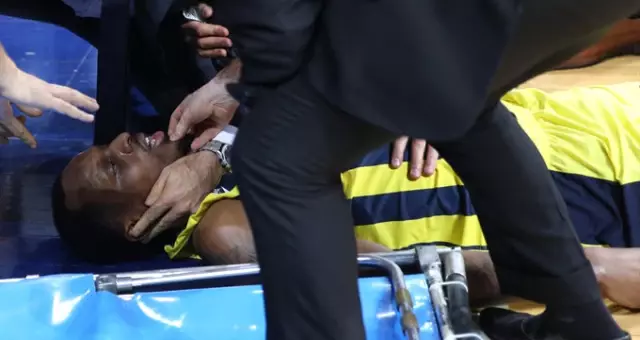 Fenerbahçe'de Nunnally'nin Sakatlığı Yürekleri Ağza Getirdi