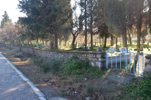 Balıkesir'in Sarıbeyler Köyünde Mezarlıkta Kıble Tartışması