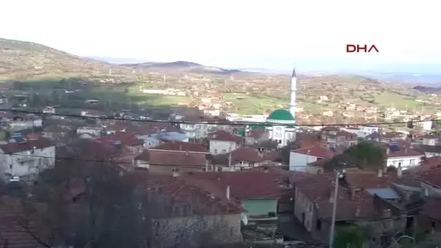 Balıkesir'in Sarıbeyler Köyünde Mezarlıkta Kıble Tartışması