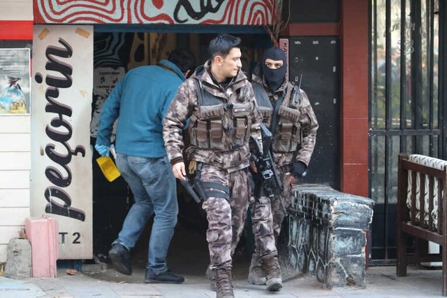 Diyarbakır'da Kafelerin Bulunduğu Binaya Bombalı Saldırı!