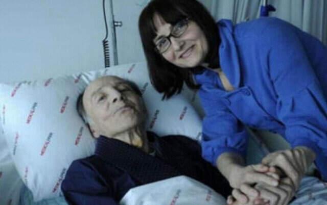 İşte Münir Özkul'un Biri Ünlü 4 Eşiyle Hiç Bilinmeyen Oğlu ve Kızları