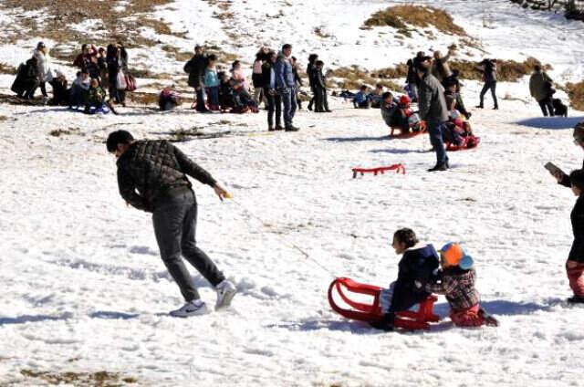 Kartepe'de Kar Kalınlığı Sadece 5 Santimetrede Kalınca Pistler Kapatıldı