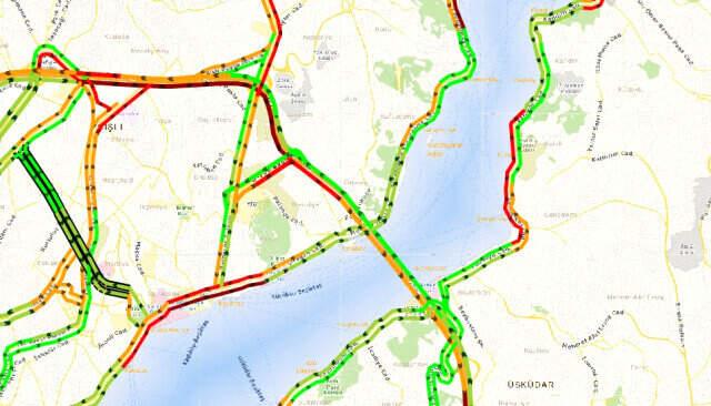 Bunalıma Giren Genç İntihara Kalkıştı, Köprü Trafiği Felç Oldu