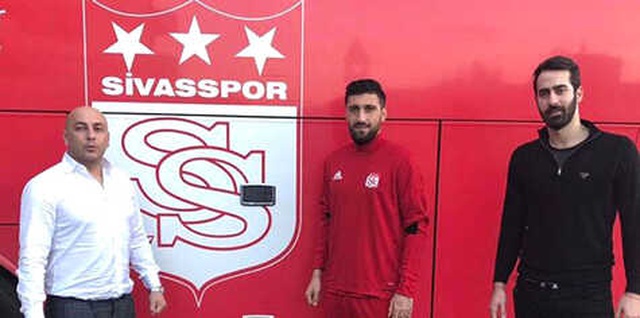 Demir Grup Sivasspor, Karabük'ten Paul Papp'ı Transfer Etti
