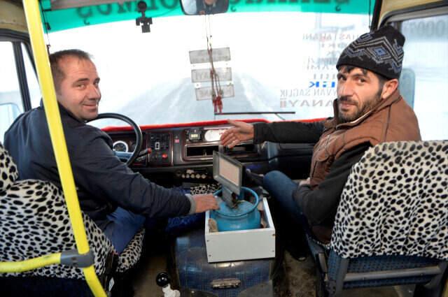 Ardahan Soğuğuna Yeni Çözüm: Dolmuşta Piknik Tüpü Yakmak