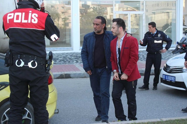 Antalya'da Bir Garip Kovalamaca! Polisten Kaçarken TIR'a Tutuldu