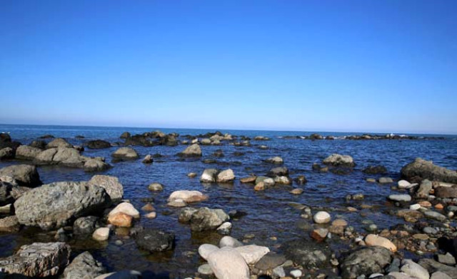 Rize'de Yat Limanında Eriyen Taşlar Suya Gömülüyor