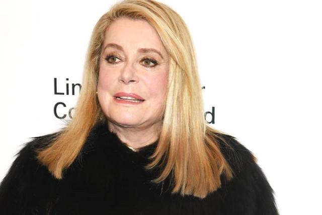 Fransız Oyuncu Catherine Deneuve'den İlginç Çıkış: Erkekler Kadınlara Asılmakta Özgür Olmalı