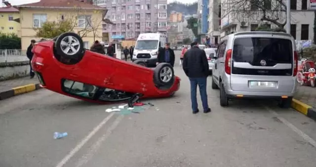 20 Kilometre Hızla Giden Kadın Sürücünün Aracı Takla Attı