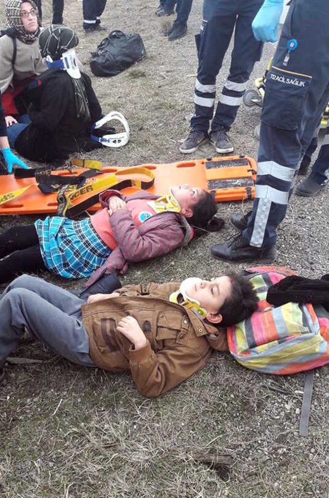 Kontrolden Çıkan Otomobil Takla Attı, 7 Yaralı Yola Savruldu