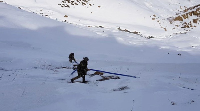 PKK'lıların Hortumla Su Hattı Çektiği 5 Sığınak İmha Edildi