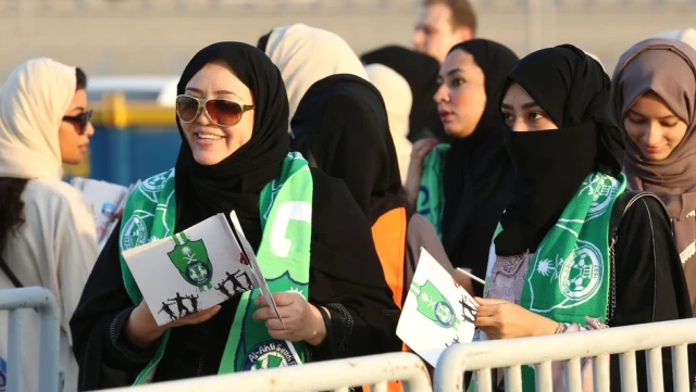 Suudi Arabistan'da Kadınlar İlk Kez Bir Futbol Maçını Stadyumda İzledi