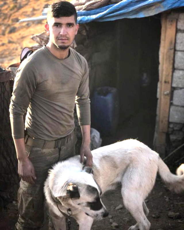 Adana'ya Şehit Ateşi Düştü! Acı Haberi Alan Baba Fenalaştı, Anne ise Fotoğrafına Sarılıp Ağıt Yaktı