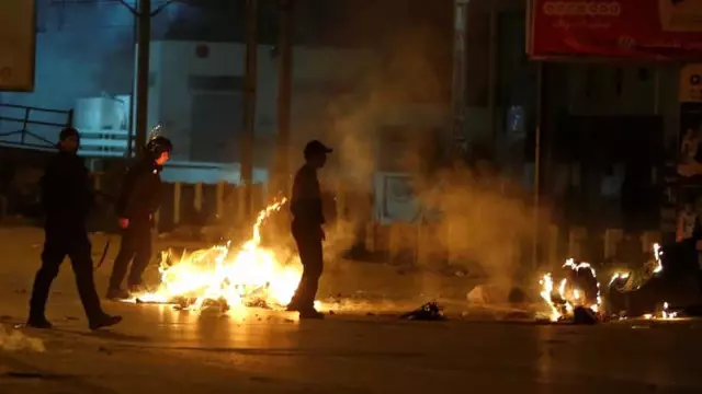 Tunus'ta Reform Sözlerine Rağmen Protestolar Sürüyor