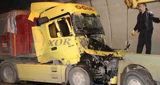 TEM'de 12 Araç Birbirine Girdi, 10 Kilometre Kuyruk Oluştu