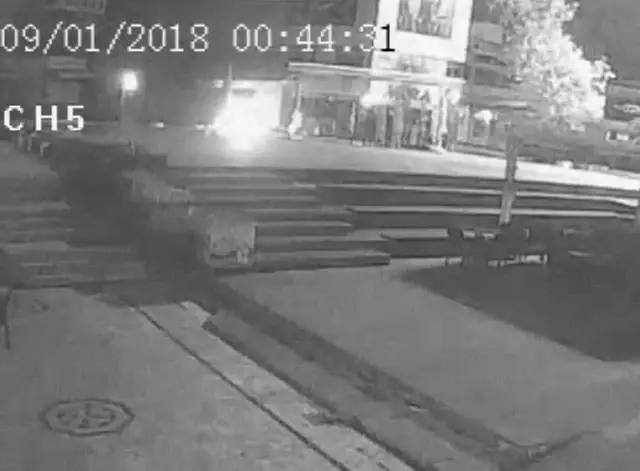 Tuvaletini Yapmak İçin Gittiği İş Hanını İzmaritle Yaktı