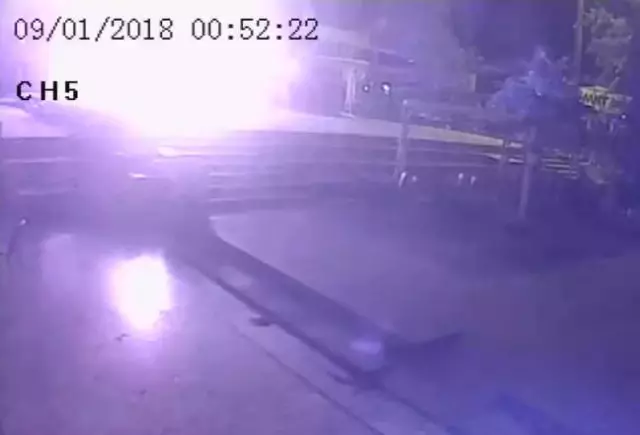 Tuvaletini Yapmak İçin Gittiği İş Hanını İzmaritle Yaktı