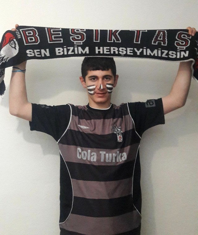 Beşiktaş, Adana'da Saldırıya Uğrayan İşitme Engelli Genci Maça Davet Etti