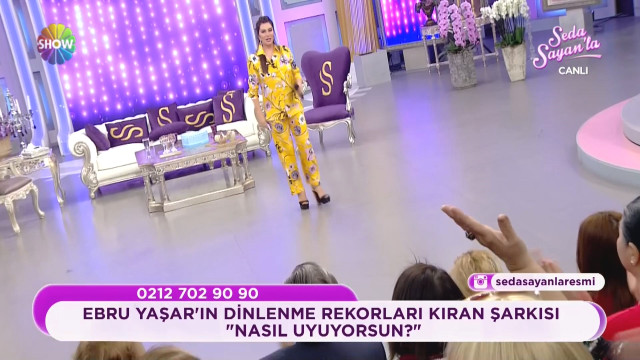 Ebru Yaşar, Seda Sayan'ın Programında Giydiği Kıyafetle Alay Konusu Oldu