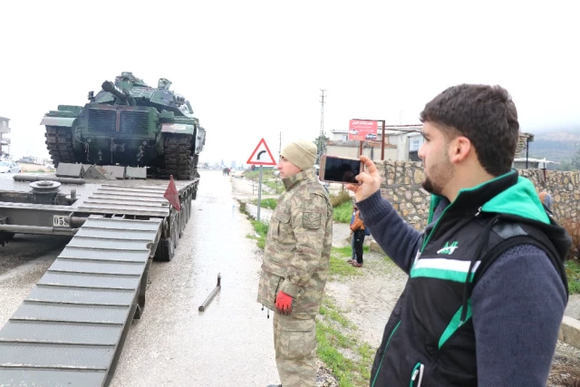 PKK Avcısı Tankların Sınıra Sevkiyatı Sürüyor! Mehmetçiğin Görüntüleri Sosyal Medyada Paylaşıldı