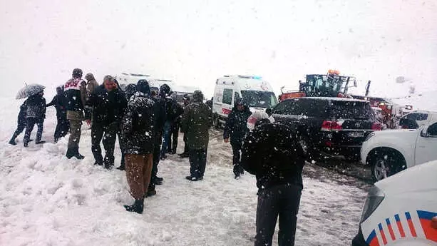 Muş'ta Yolcu Otobüsü Dereye Uçtu: 6 Ölü, 29 Yaralı