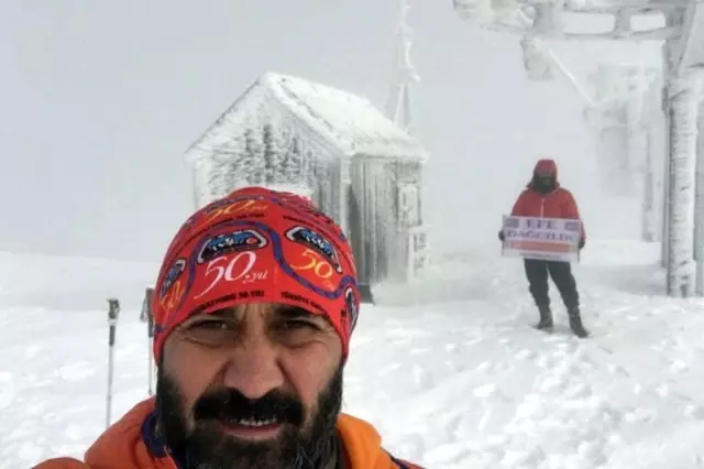 İzmir'e Kar Yağmasını Fırsat Bilen Dağcılar, Bulutların Üzerinde Sabahladı