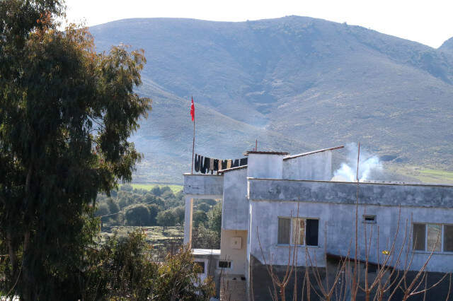 Hataylı Köylüler Afrin Sınırına Türk Bayrağı Astı