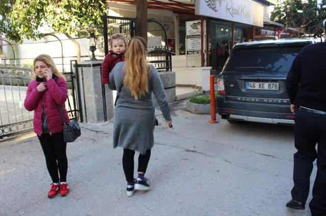 Kuaföre Giden Annesi Tarafından Otomobilde Bırakılan Çocuk, Boğulmaktan Son Anda Kurtuldu