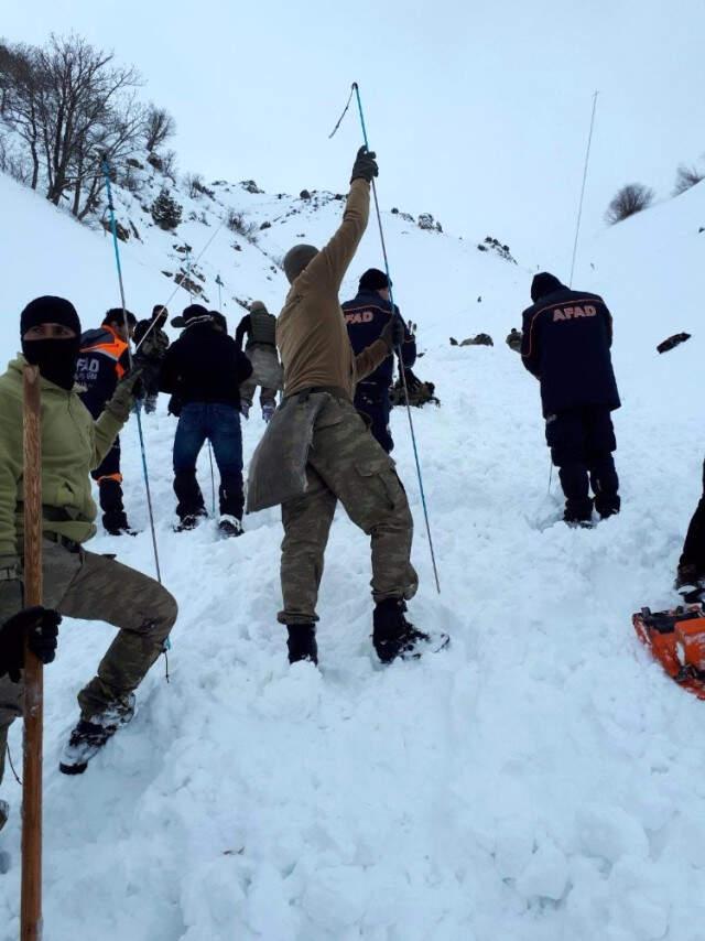 Bitlis'teki Çığ Faciasında Şehit Sayısı 5'e Yükseldi! Arama Kurtarma Çalışmaları Sürüyor