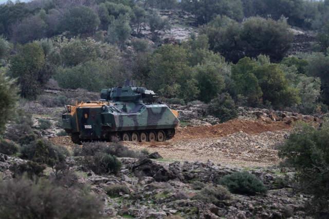 Zeytin Dalı'nın İkinci Gününde Kara Harekatı Başladı! ÖSO'ya Destek Veren Türk Tankları, Hedefleri Vuruyor