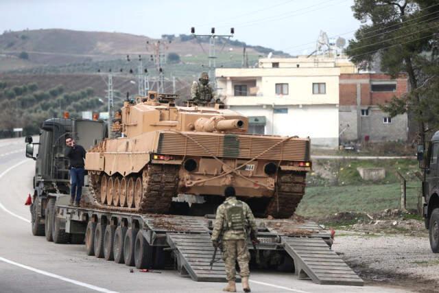 Zeytin Dalı'nın İkinci Gününde Kara Harekatı Başladı! ÖSO'ya Destek Veren Türk Tankları, Hedefleri Vuruyor