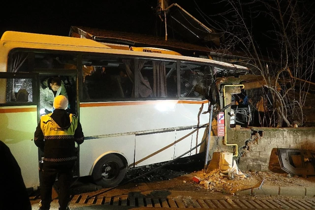 Karabük'te Can Pazarı! Freni Boşalan Midibüs Eve Daldı, 4 Kişi Öldü