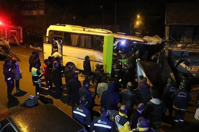 Karabük'te Can Pazarı! Freni Boşalan Midibüs Eve Daldı, 4 Kişi Öldü