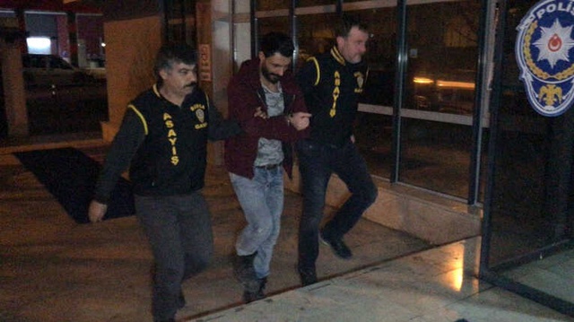 Kızlarını Pompalı Tüfekle Rehin Alan Baba 5 Saat Sonunda İkna Edildi